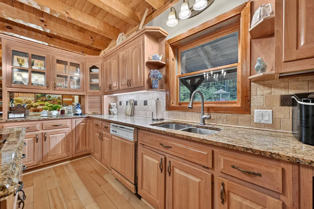 606 Johntown Rd Ellijay, GA 30536