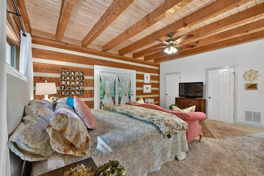 606 Johntown Rd Ellijay, GA 30536