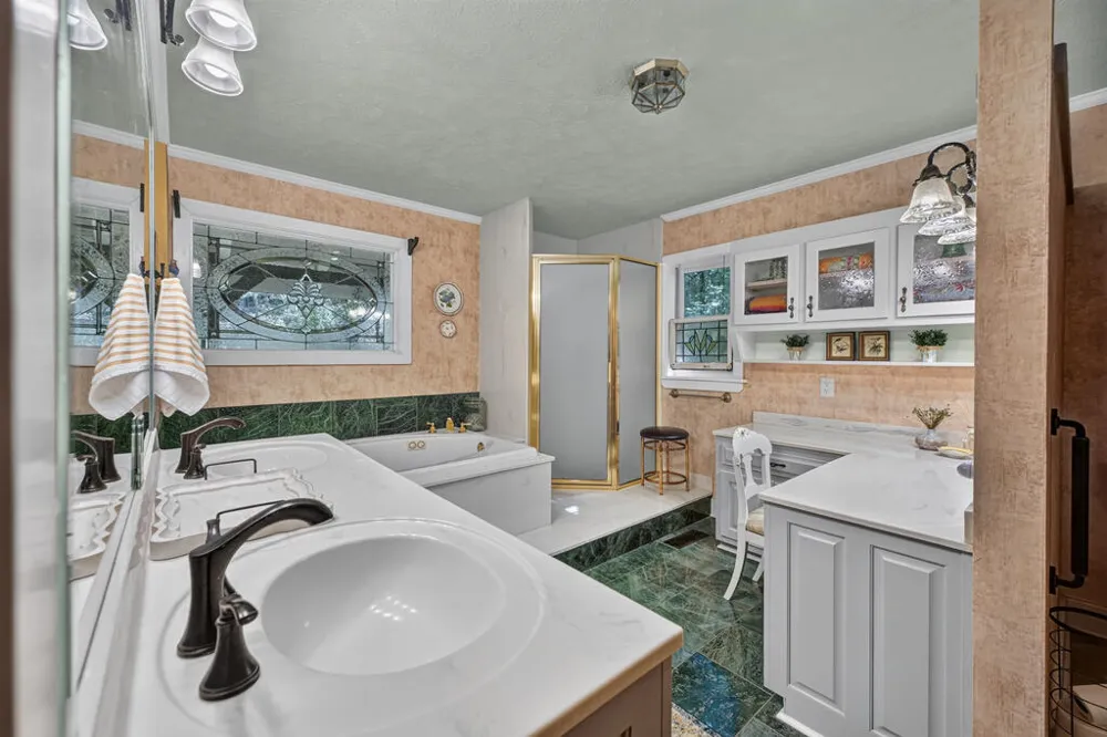 606 Johntown Rd Ellijay, GA 30536