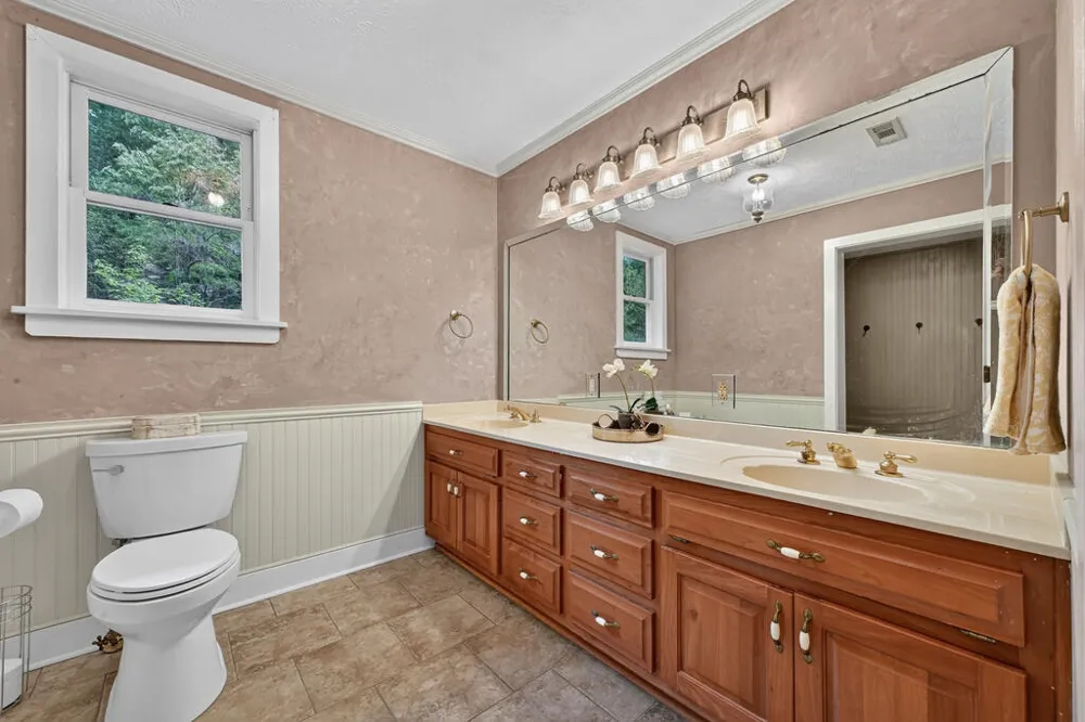 606 Johntown Rd Ellijay, GA 30536