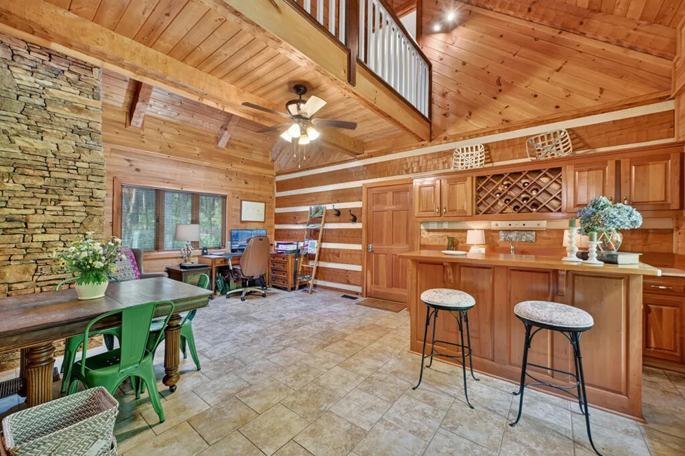 606 Johntown Rd Ellijay, GA 30536