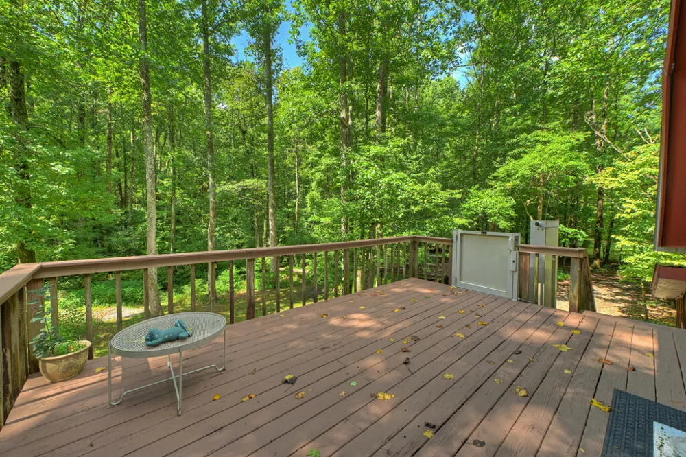 606 Johntown Rd Ellijay, GA 30536