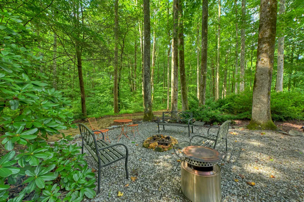 606 Johntown Rd Ellijay, GA 30536