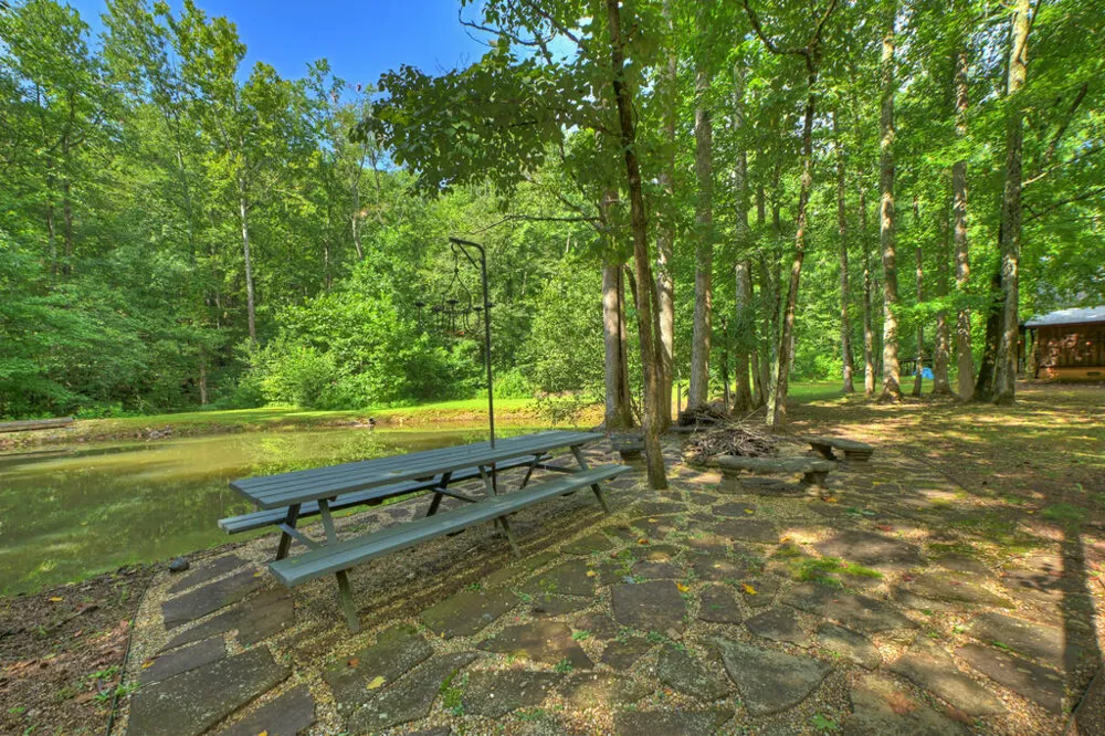 606 Johntown Rd Ellijay, GA 30536