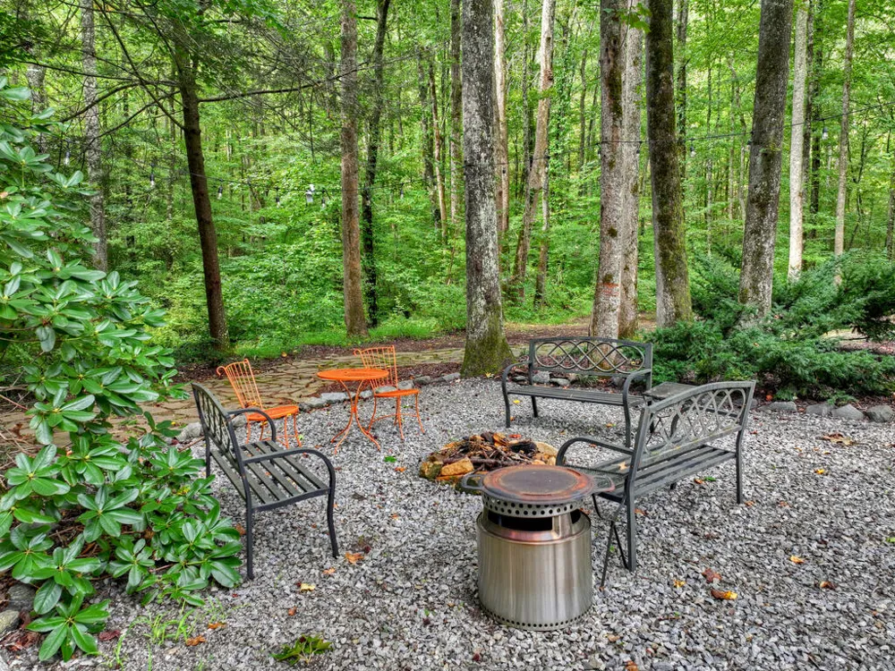 606 Johntown Rd Ellijay, GA 30536
