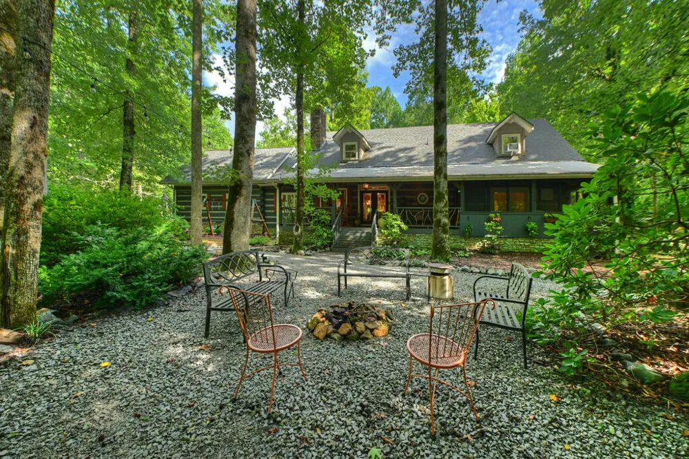 606 Johntown Rd Ellijay, GA 30536