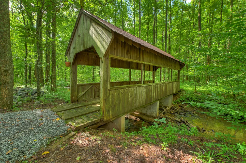 606 Johntown Rd Ellijay, GA 30536