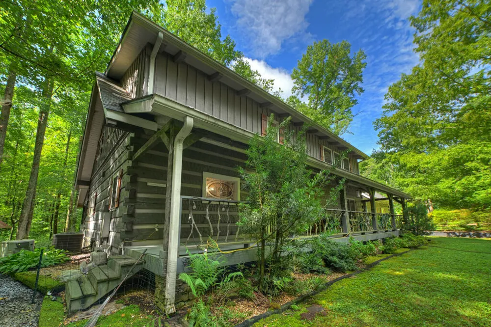 606 Johntown Rd Ellijay, GA 30536