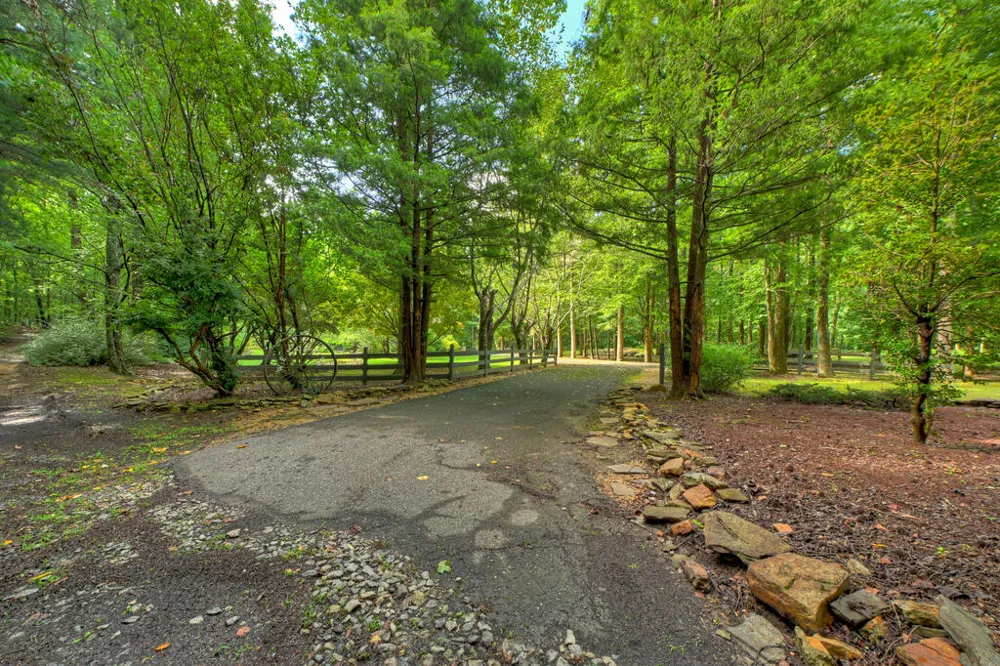 606 Johntown Rd Ellijay, GA 30536