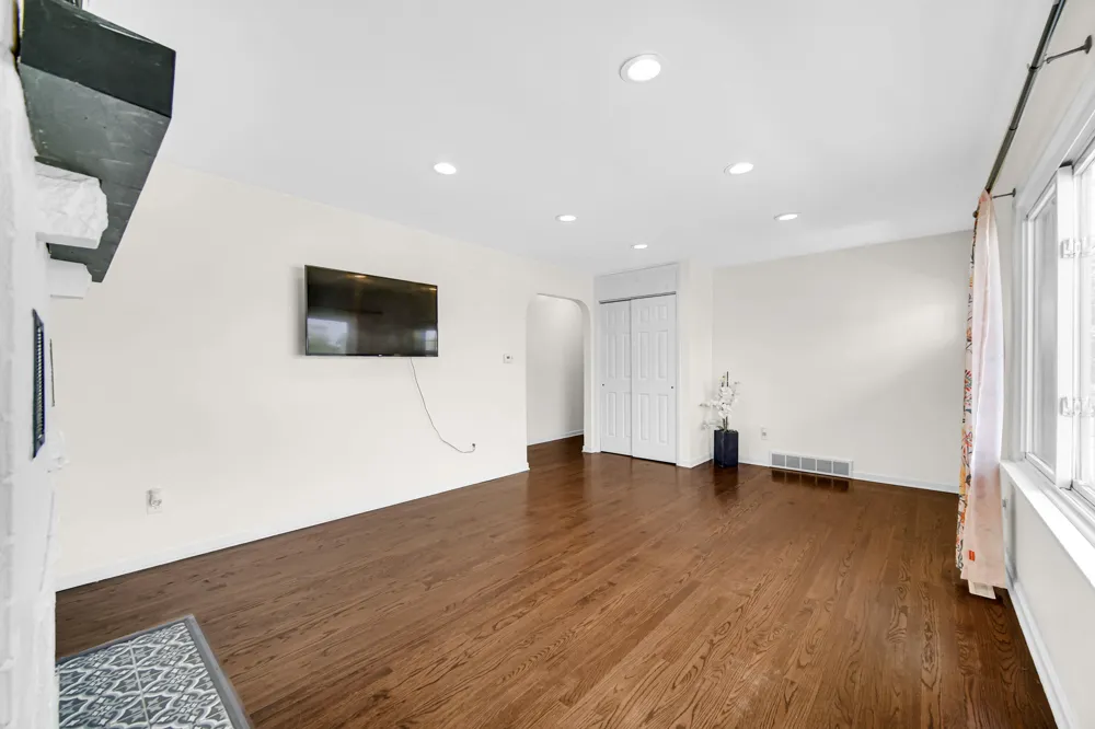 519 E North Street Crown Point, IN 46307