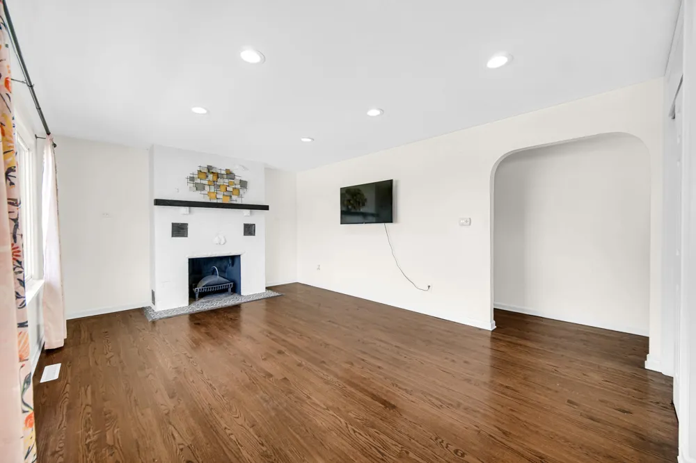 519 E North Street Crown Point, IN 46307