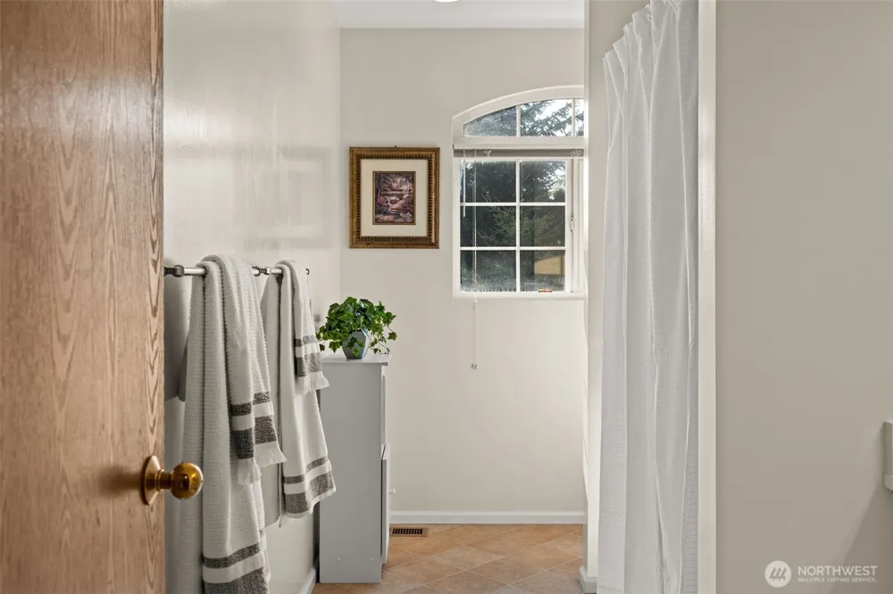 13730 Connor Loop NW Silverdale, WA 98383