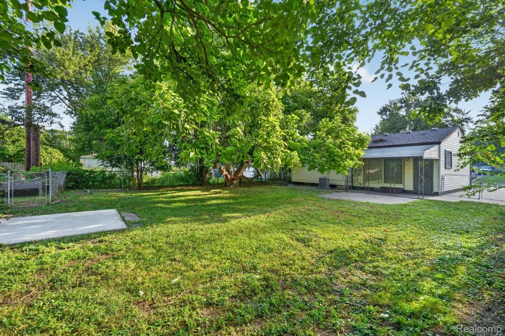 1608 Gloria Street Westland City, MI 48186