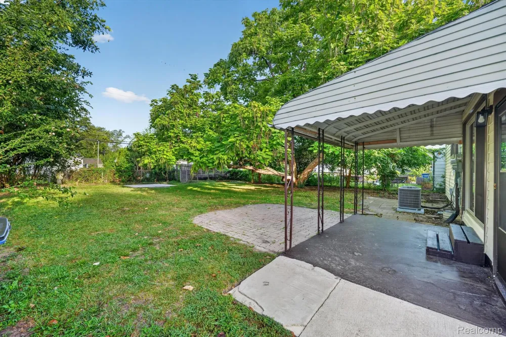 1608 Gloria Street Westland City, MI 48186