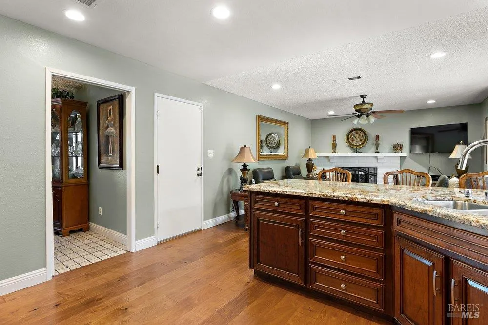 161 Clayton Court Vallejo, CA 94591
