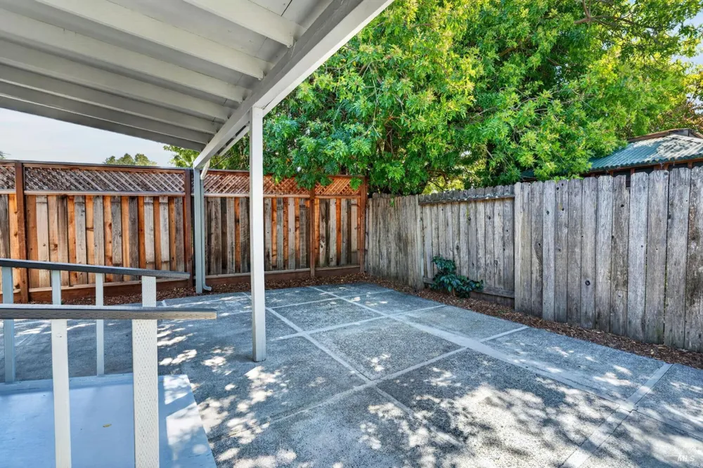 922 Cottonwood Court Petaluma, CA 94954