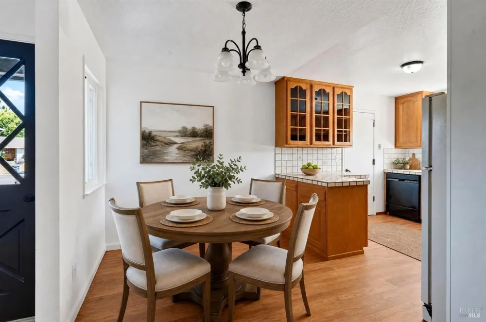 922 Cottonwood Court Petaluma, CA 94954