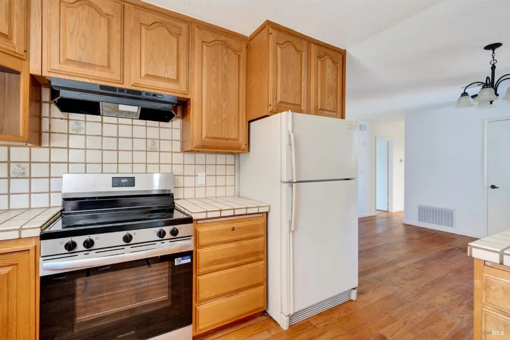 922 Cottonwood Court Petaluma, CA 94954