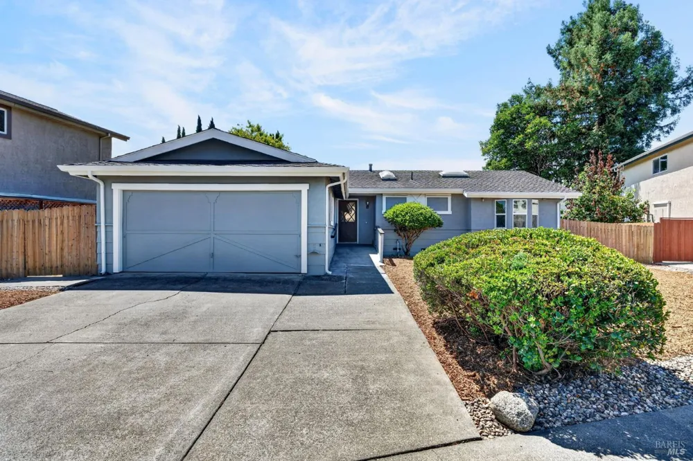 922 Cottonwood Court Petaluma, CA 94954