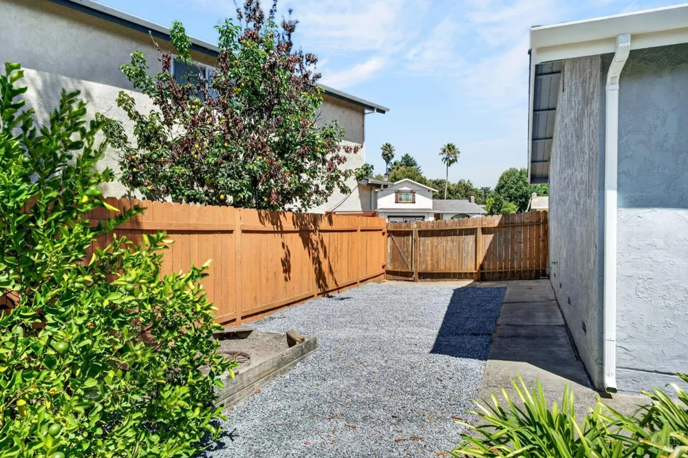 922 Cottonwood Court Petaluma, CA 94954