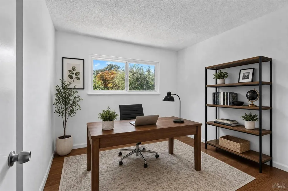 922 Cottonwood Court Petaluma, CA 94954