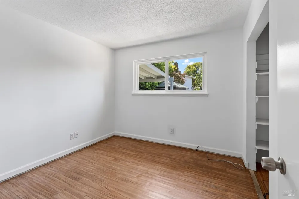 922 Cottonwood Court Petaluma, CA 94954