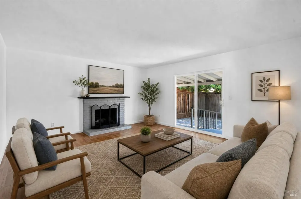 922 Cottonwood Court Petaluma, CA 94954