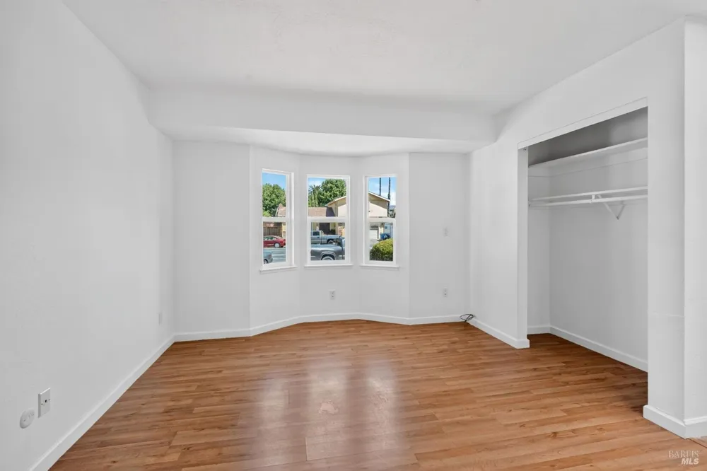 922 Cottonwood Court Petaluma, CA 94954