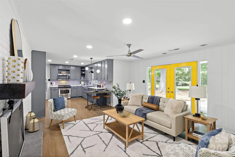 1222 Burtonwood Circle Charlotte, NC 28212