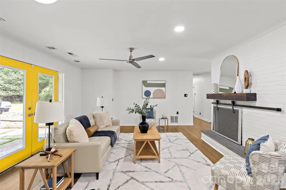 1222 Burtonwood Circle Charlotte, NC 28212