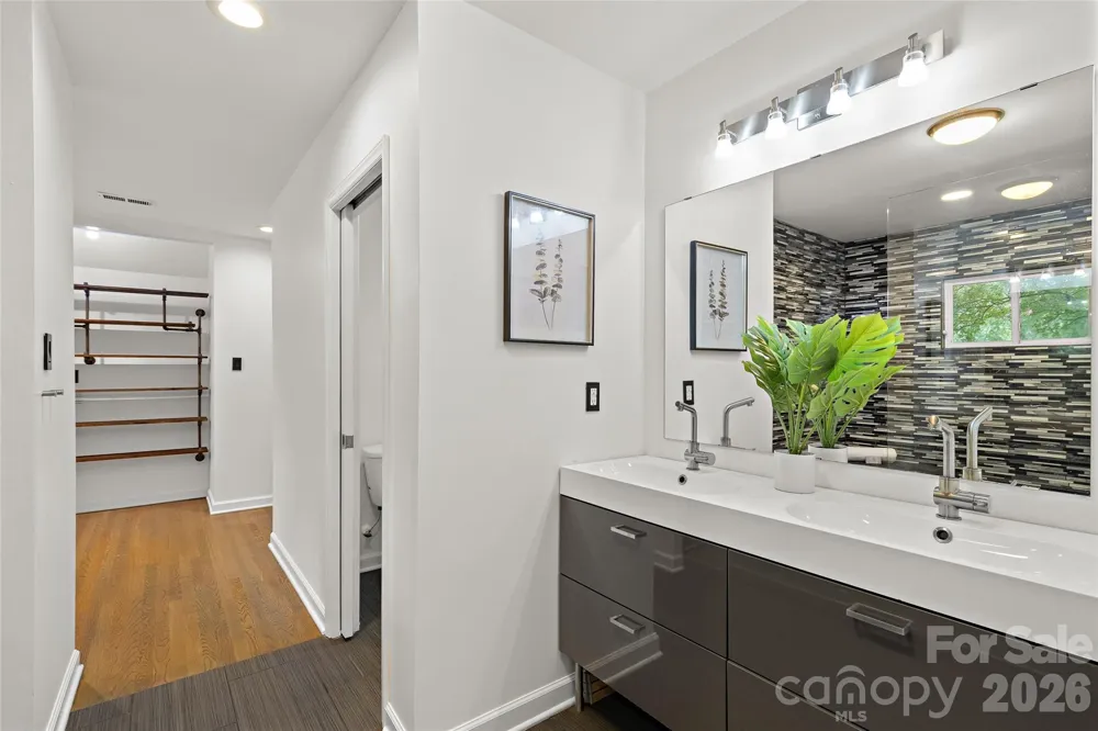 1222 Burtonwood Circle Charlotte, NC 28212