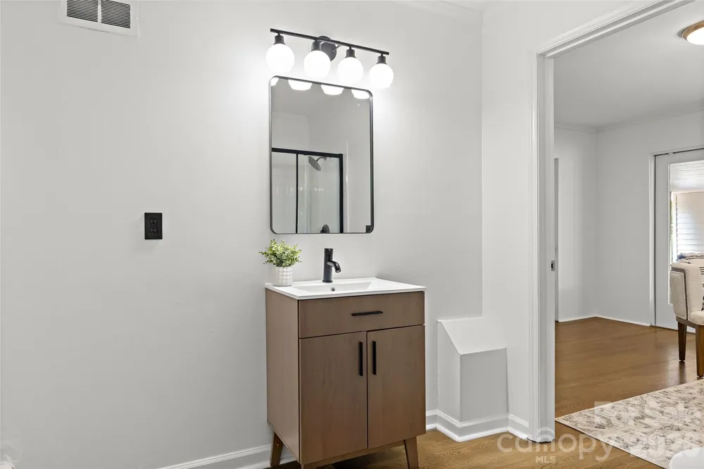 1222 Burtonwood Circle Charlotte, NC 28212