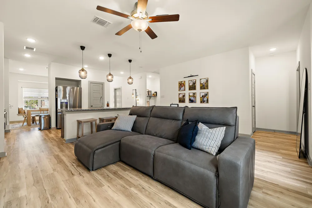117 Watch Hill Jarrell, TX 76537