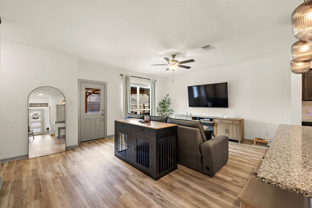 117 Watch Hill Jarrell, TX 76537