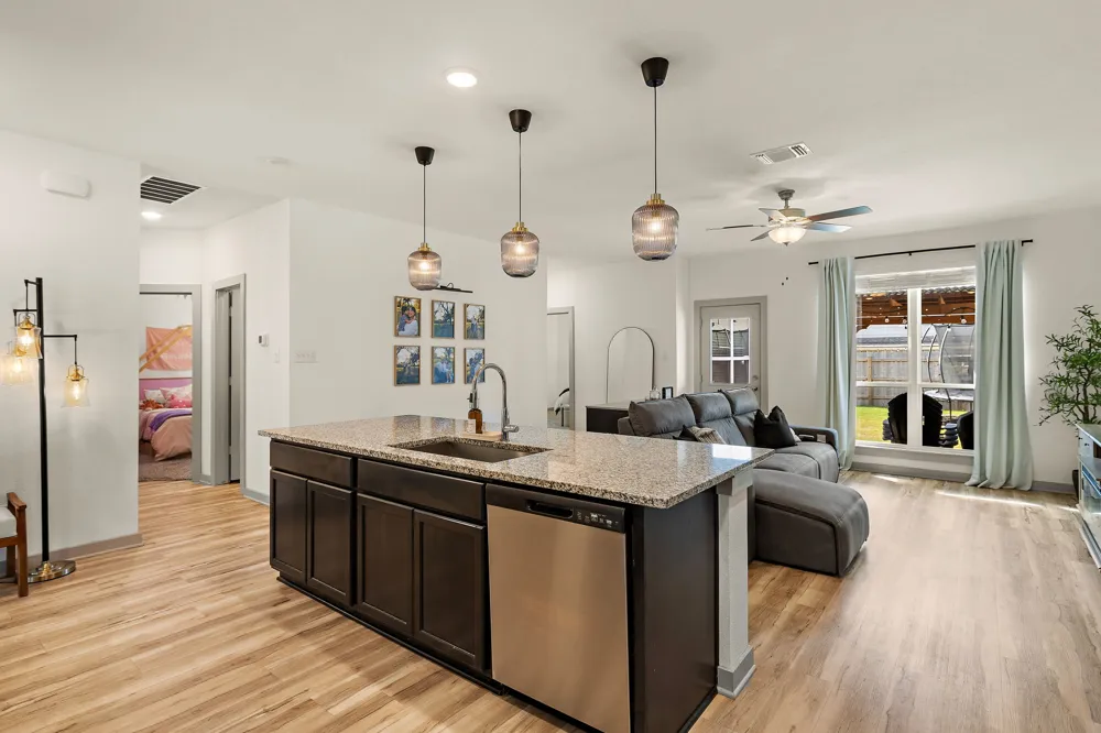 117 Watch Hill Jarrell, TX 76537
