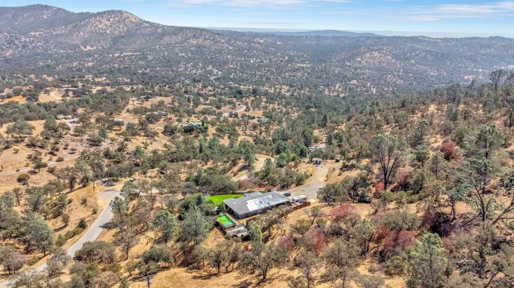33686 NE Global Place Coarsegold, CA 93614