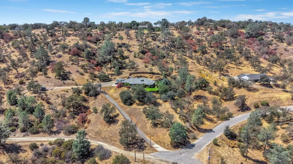 33686 NE Global Place Coarsegold, CA 93614