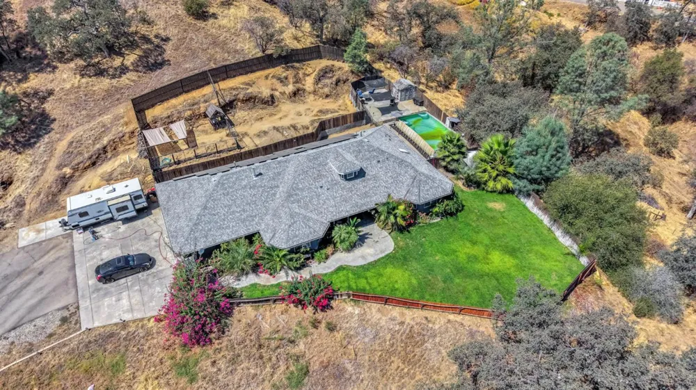 33686 NE Global Place Coarsegold, CA 93614