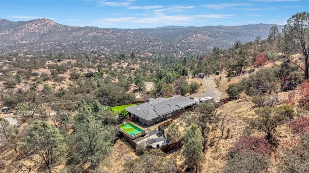 33686 NE Global Place Coarsegold, CA 93614