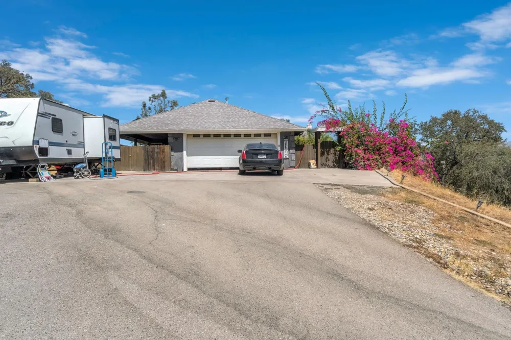 33686 NE Global Place Coarsegold, CA 93614