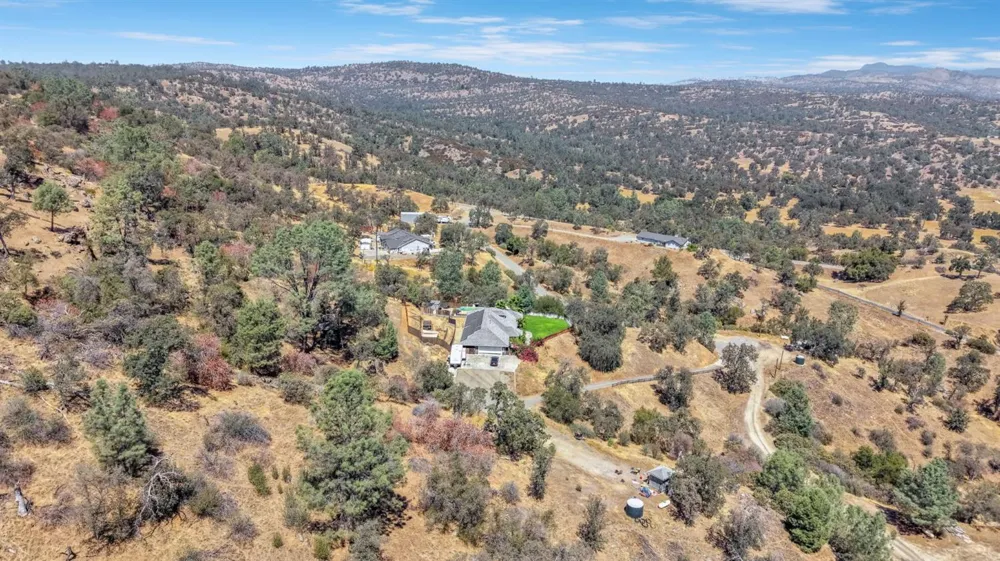 33686 NE Global Place Coarsegold, CA 93614