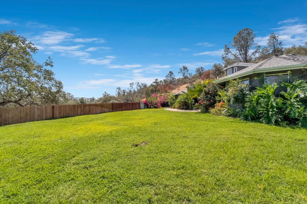 33686 NE Global Place Coarsegold, CA 93614