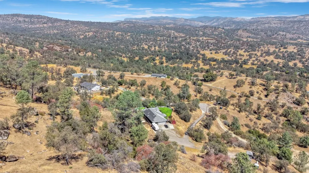 33686 NE Global Place Coarsegold, CA 93614