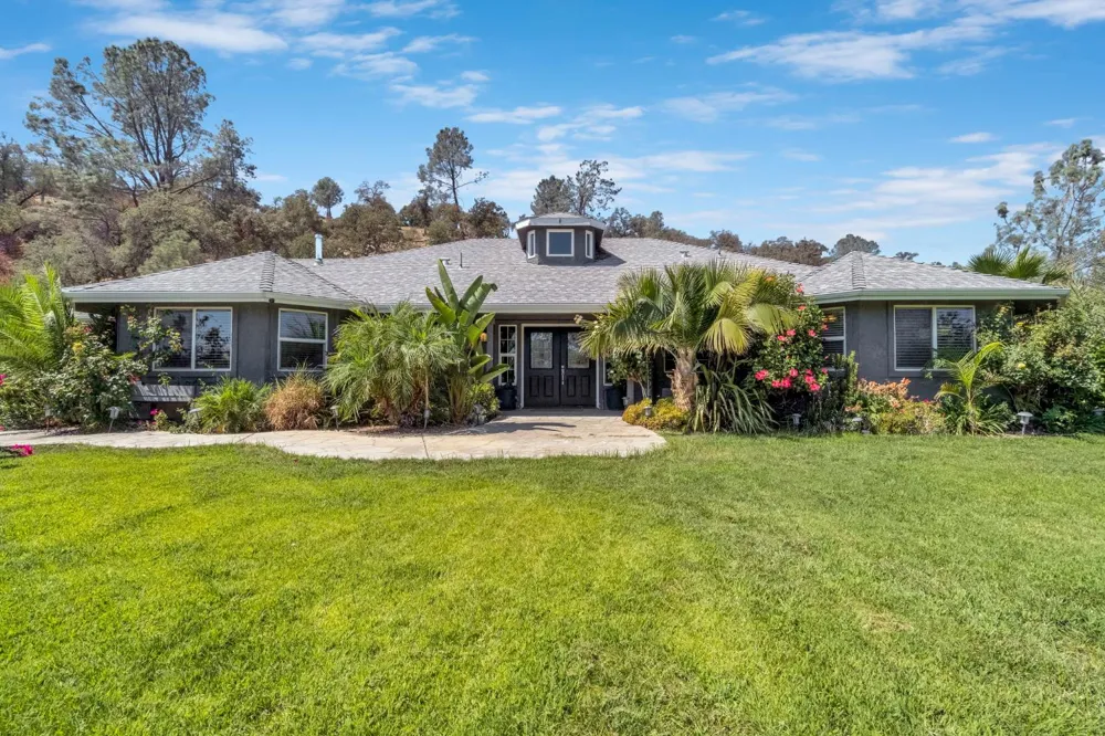 33686 NE Global Place Coarsegold, CA 93614
