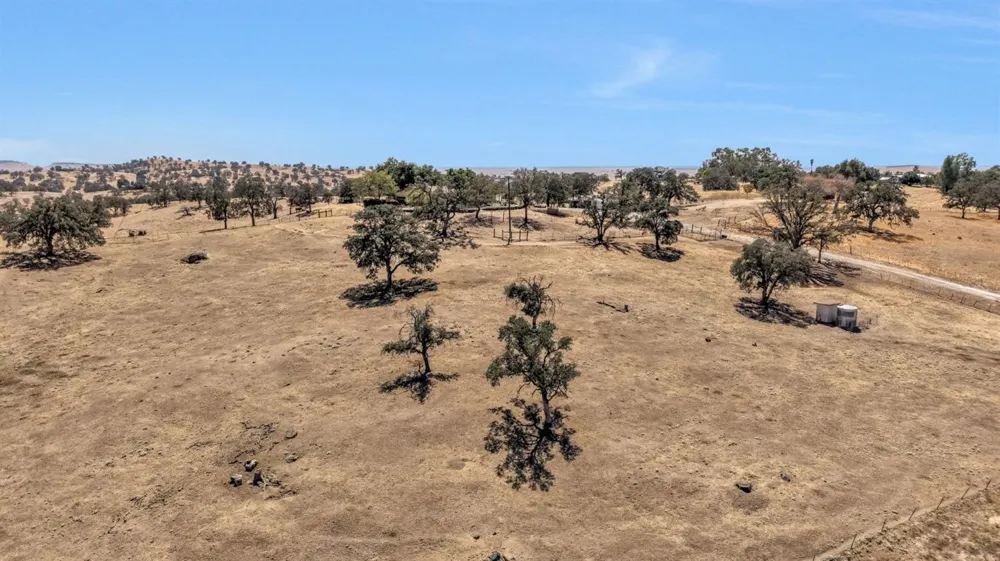40458 Road 406 Madera, CA 93636
