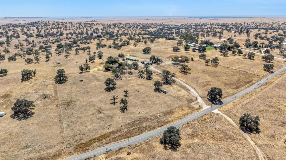 40458 Road 406 Madera, CA 93636