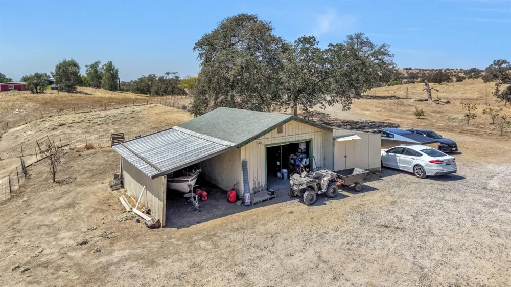 40458 Road 406 Madera, CA 93636