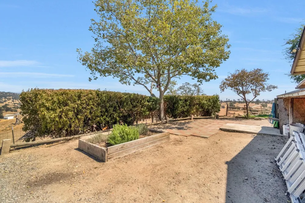 40458 Road 406 Madera, CA 93636