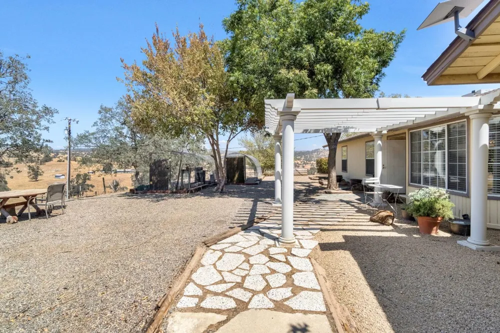 40458 Road 406 Madera, CA 93636