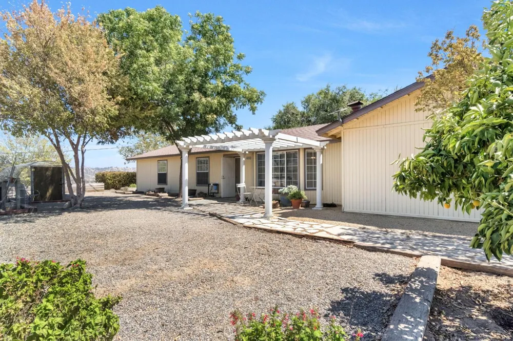 40458 Road 406 Madera, CA 93636